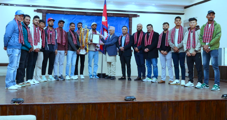 photo of karnali team with kp oli